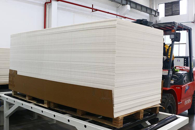 Closed cell rigid PET foam core